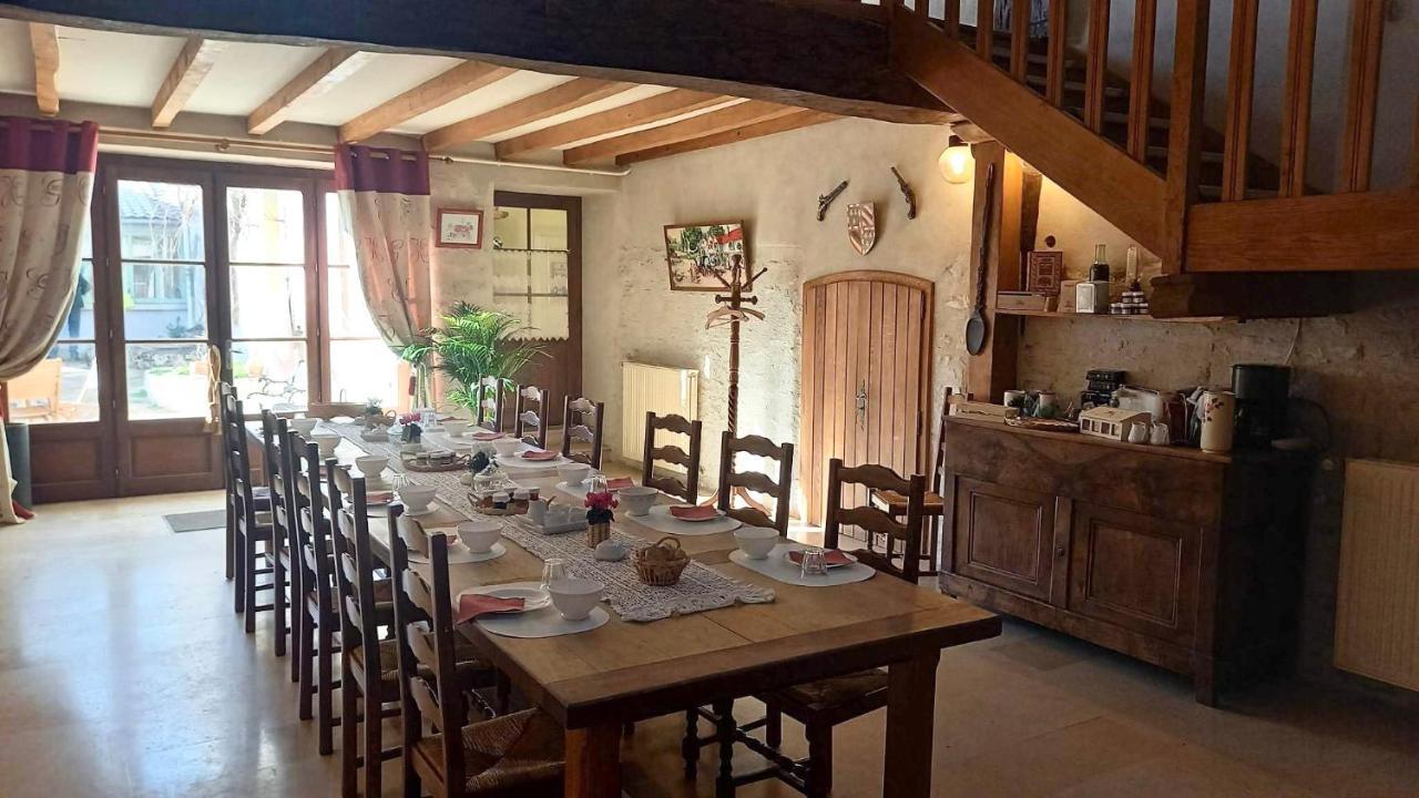 Le Clos Du Merry Joux-la-Ville Exterior photo