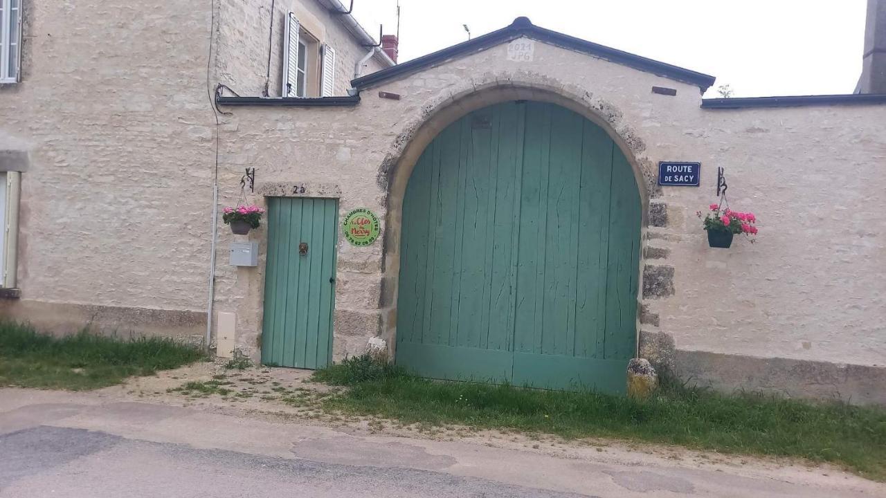 Le Clos Du Merry Joux-la-Ville Exterior photo